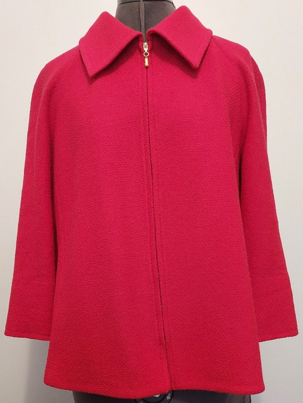 St. John Collection Red Textured Knit Zip Front Jacket Size 10 PF 08